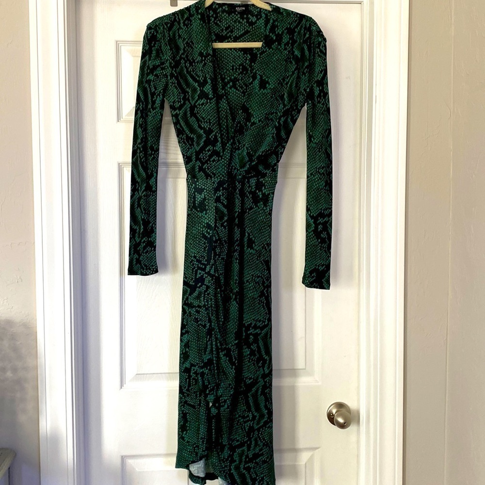 Atlein Green Snake Print Dress - Picture 2 of 10